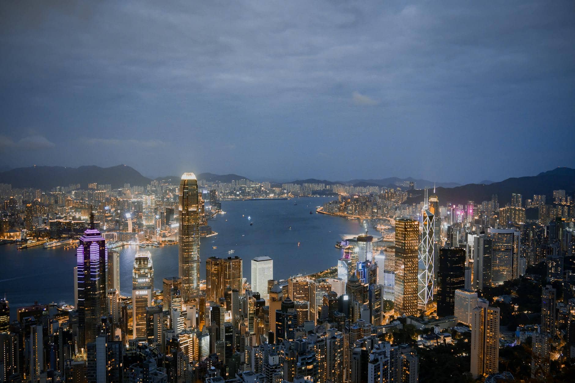 HSBC et Standard Chartered obtiennent leurs licences stablecoins à Hong Kong : ce que cela change pour la trésorerie d'entreprise