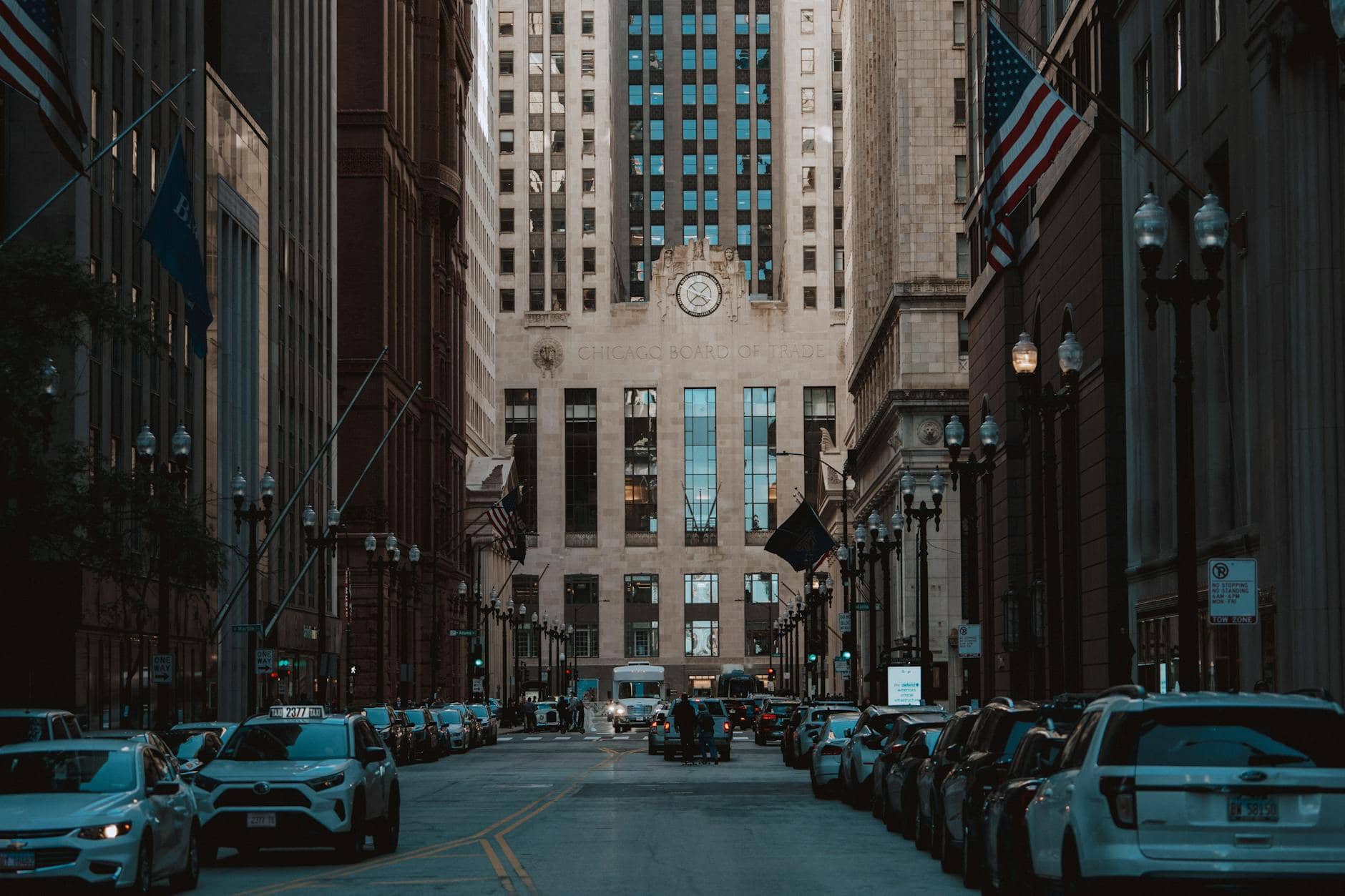 Hyperliquid vs. CME Lobbying: The Battle for the Future of Crypto Derivatives